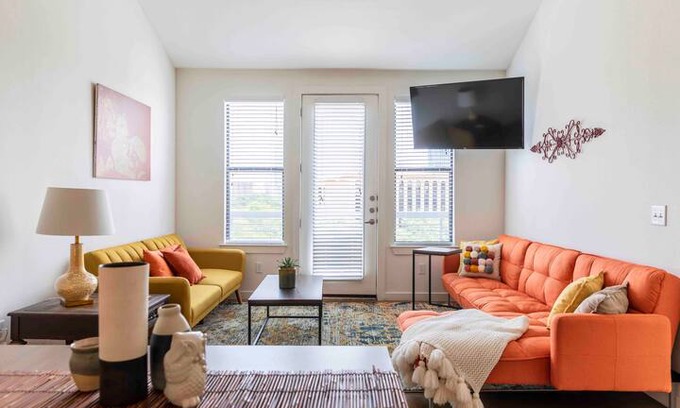 Travis Heights Apartment | The Downtown Gypsy Moon Retreat!
