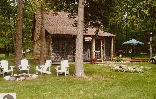 Harbor Springs Cabin | Widing's Way Cottage in Harbor Springs