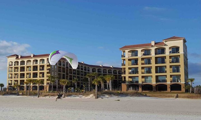 Henderson Point Apartment | Nirvana on the Beach