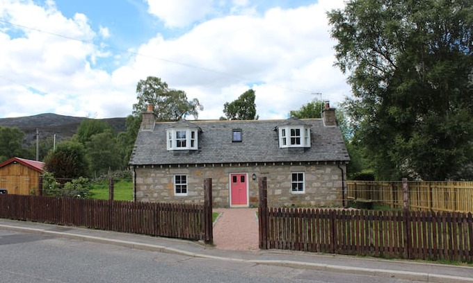 Braemar Cabin | Hayfield Cottage