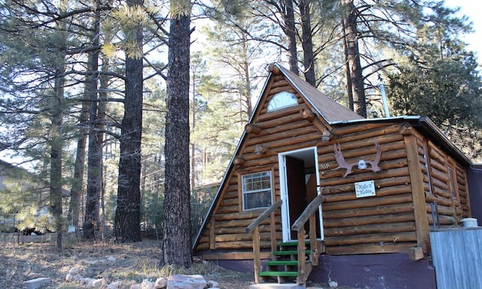 Mountainaire Cabin | KYLIE'S KABIN, the cutest a-frame in town! Dogs ✓