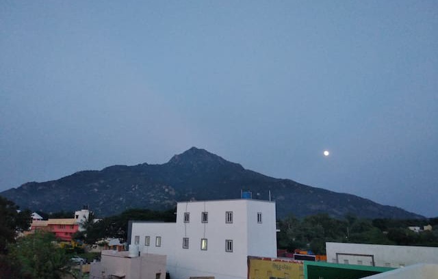 Tiruvannamalai House | Sai Kutir- studio apartment with WiFi, scooty.