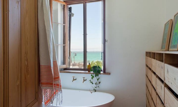 Kalk Bay House | Rhodes House St James