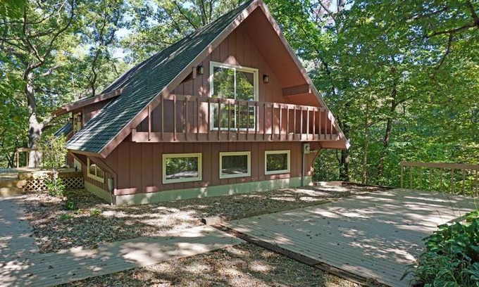 Boone County House | The Cabin on Nobb Hill