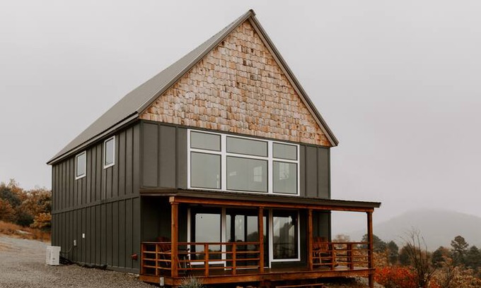 Clayton Cabin | Secluded Mountain Loft Cabin on Sardis Lake