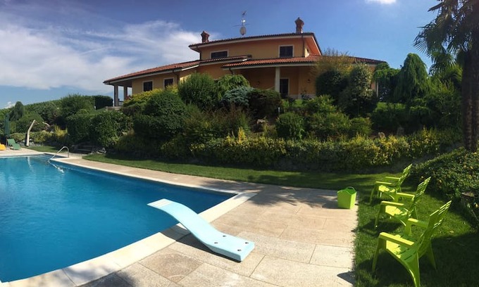 Calosso Villa | Villa Luigi - Swimming pool and vineyards
