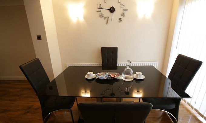 Christchurch House | Amazing apartment/ Welling station/ Danson Park