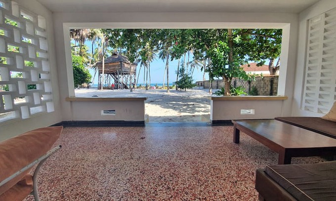 Nyali House | Private Beach Cottage n' Treehouse, Nyali Beach .