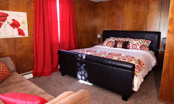 New Ulm Apartment | The Warehaus Great space for families & groups!
