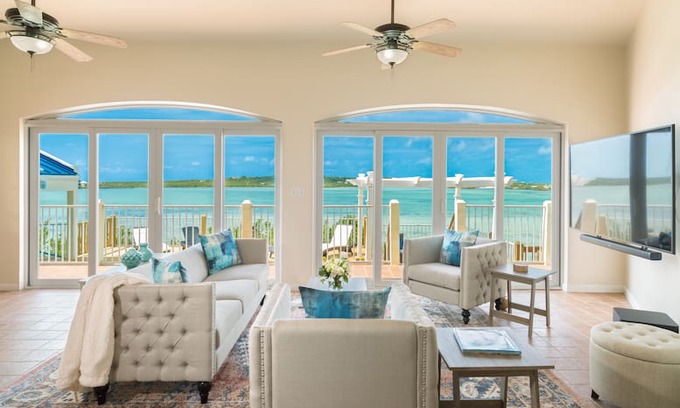 Discovery Bay Villa | French Cay Villa on Turtle Lake