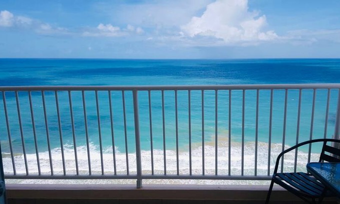 La Pared Apartment | Luquillo Sandy Hills Ocean View Apartment