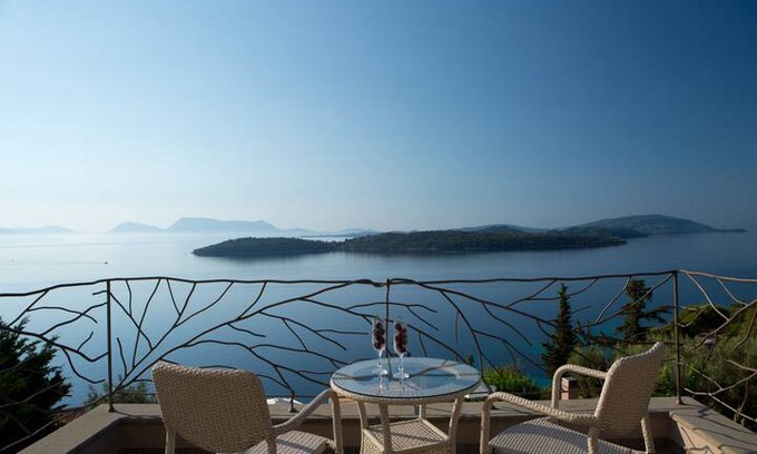 Perigiali House | Villa Aelia with private pool (Celestia Villas)