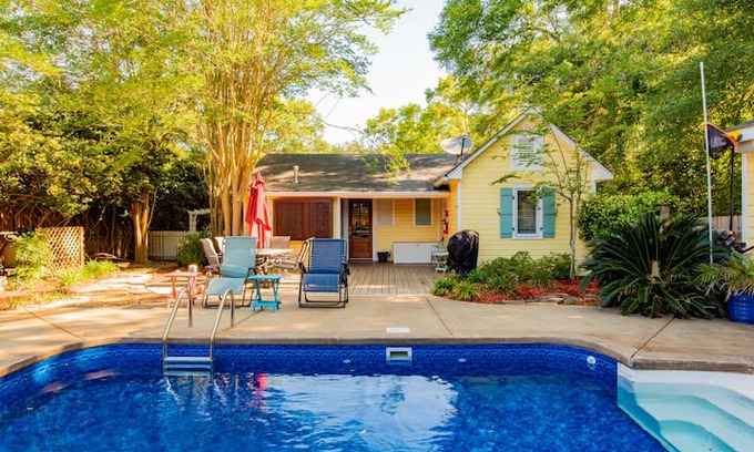 Fairhope House | ShangriLaLa: 3x3 garden home w/pool in Fairhope.