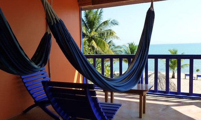 Hopkins Apartment | Beach Vacation Rental - Almond Apt AJ Palms