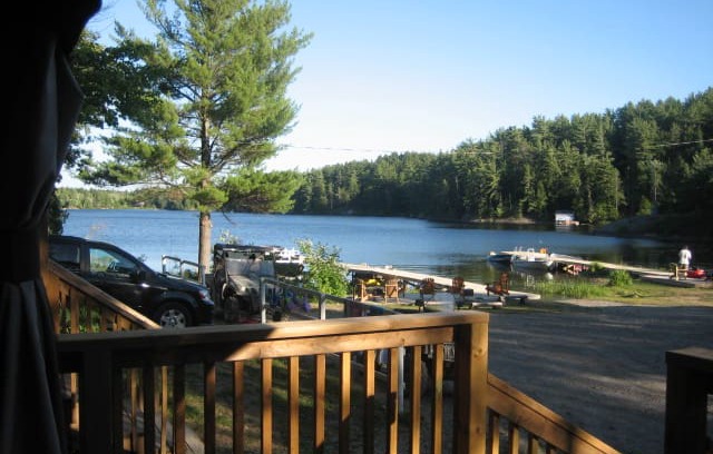 Sables-Spanish Rivers Cabin | Pine Cottage - Waterfront on Maple Lake