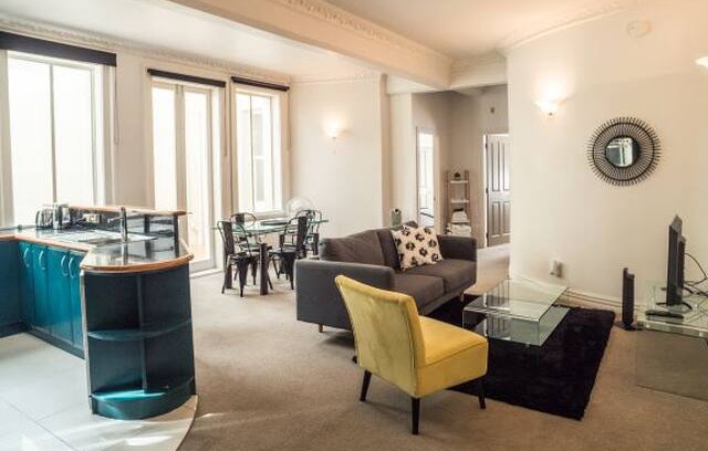 Te Aro Apartment | U Suites on Manners: Apartment 5