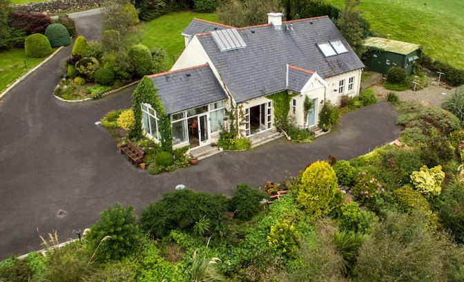 Liberties of Carlingford Cabin | Ros cottage, one of the most unique settings.