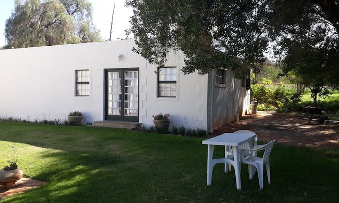 De Rust Apartment | Vredelus Farm Stay Self-catering cottage 2