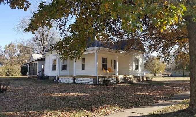 Oswego House | Harvest House in Oswego KS