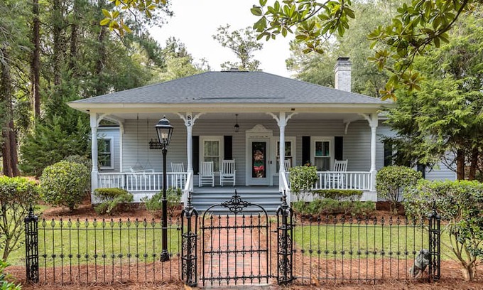 Old Town Cabin | RIGHT IN THE HEART OF PINEHURST: The Hale Cottage