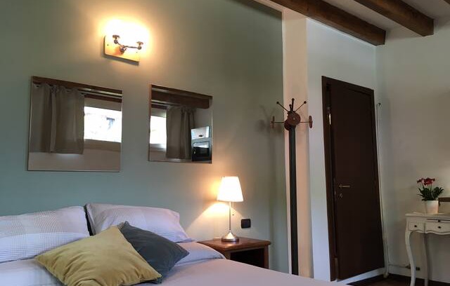 Maslianico Apartment | Rosa selvatica