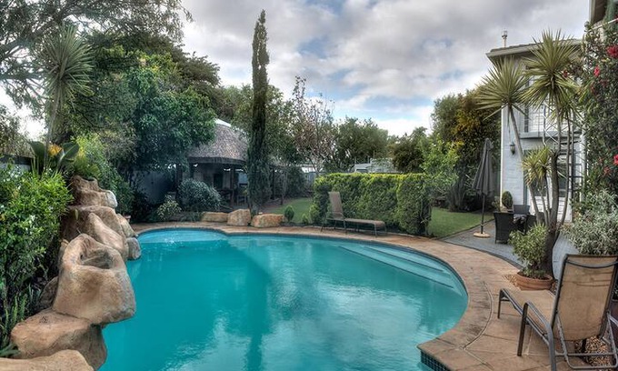 Bloubergstrand House | Tuscan Villa Close to Blouberg