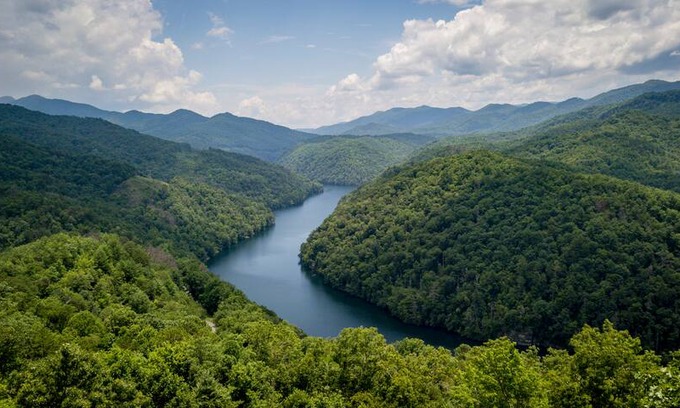 Robbinsville House | "THE HEAD REST" on Deals Gap