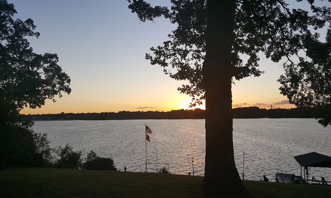 Decatur House | Lake Decatur Corporate Retreat & Weekend Getaway