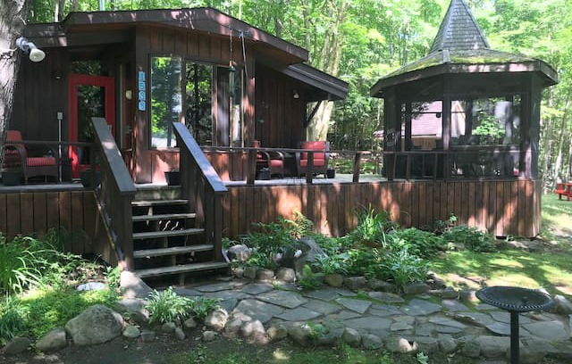 Huntsville Villa | Hidden Valley Couple Chalet - Hot Tub/Pizza Oven