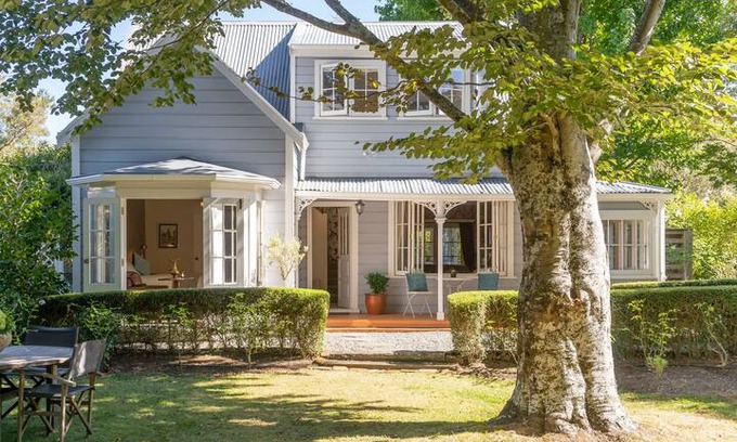 Greytown House | The Gardeners Cottage.....a piece of history.