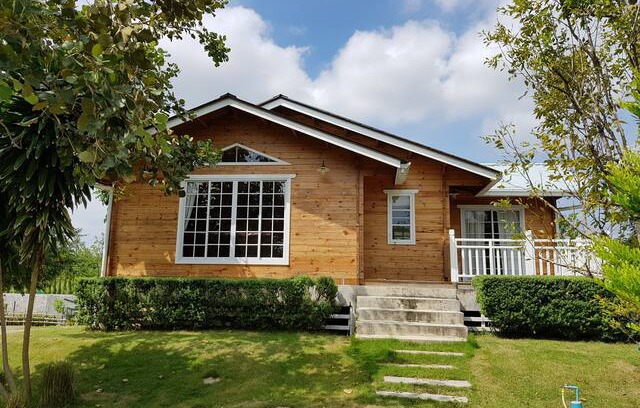 Wang Pong Cabin | Wooden Cabin with Pool, Pranburi