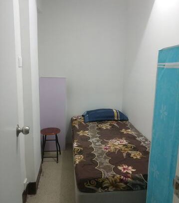 Tong Mi Apartment | Prince Edward SMALL room -- with Lift (PE4a)