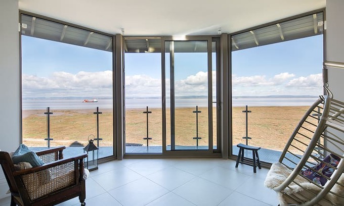 Portishead House | Breathtaking sea views, syle and comfort....