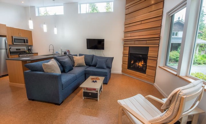 Tofino House | Cozy Curlew