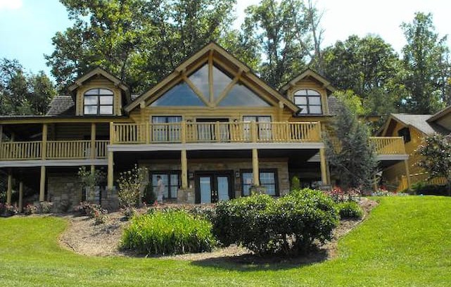 Kodak Cabin | Smoky Mountain Lodge at Exit 407- Easy Access