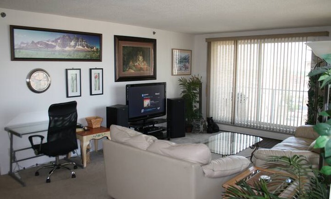 Saskatoon Downtown Apartment | RhodeHouse Executive Suites "View on 5th"