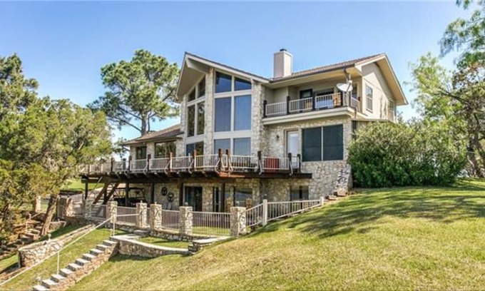 Graford House | "Cliffside Casa" at Possum Kingdom Lake
