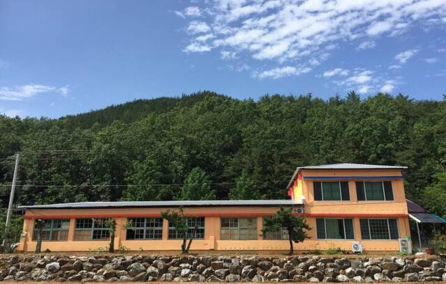 Cheongsong House | 청송어울림마당-소나무집 (최대 12명) 힐링여행-만화책 구비