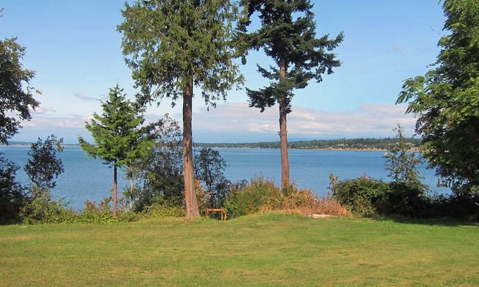 Lummi Island House | The Crabbin' Cottage