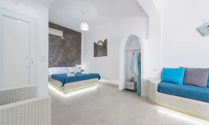 Fira Apartment | 3 daughters(in the centre of santorini)