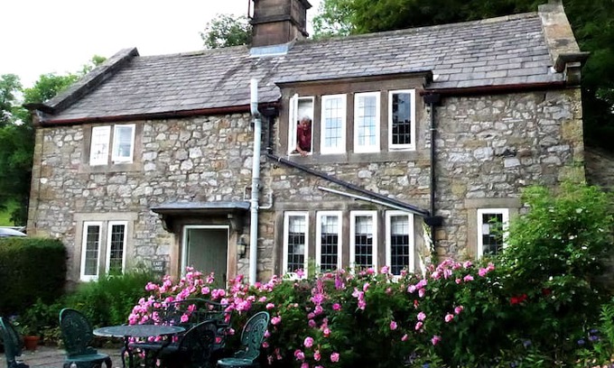 Bakewell Cabin | East Lodge overlooks the meadow at Bakewell