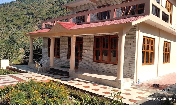 Mandi House | AKHIL FARM HOUSE for 4+Guests near Mandi Himachal