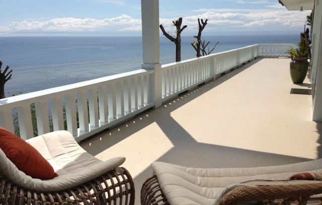 Calatagan House | House on a cliff,360 degree view-with helipad