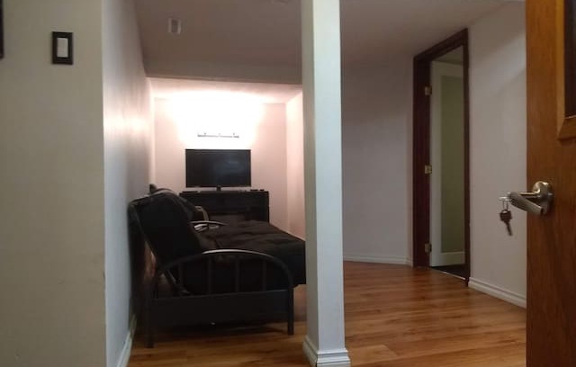Yellowknife House | Downtown - Private Basement Suite