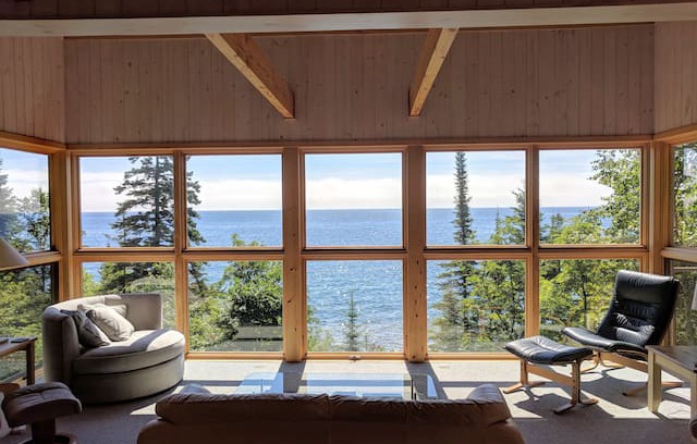 Lutsen Villa | Honeymoon House on Superior Pebble Beach