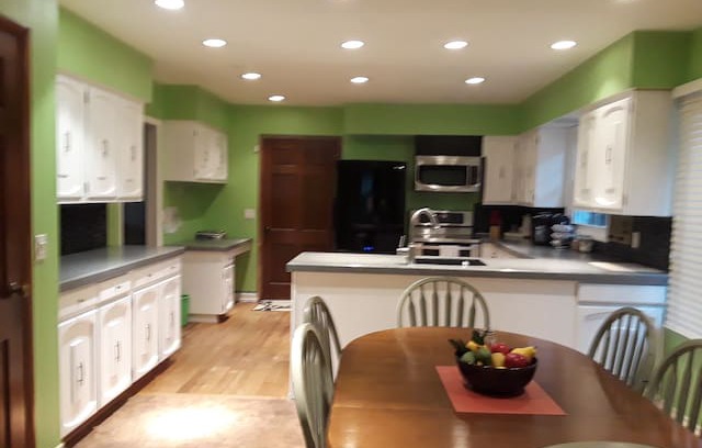 Vancouver House | Large Home, Large Group to 12 + people