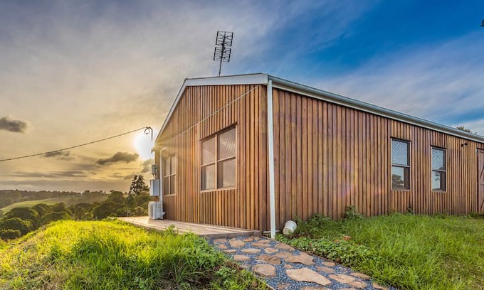 Clunes Cabin | Clunes Cottage (Sandleigh)