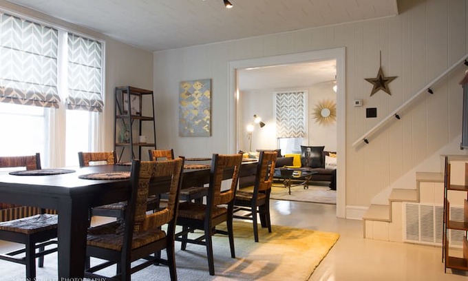 French Lick House | Maple Dealings -Spacious Downtown Gathering Dream