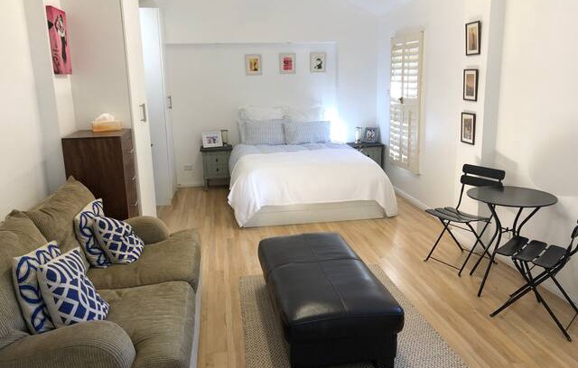 Roseville House | SELF CONTAINED GARDEN STUDIO- EAST LINDFIELD