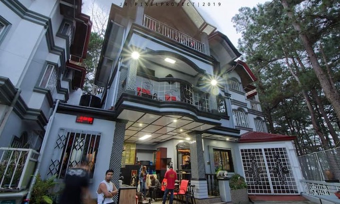 Baguio House | La Baita , Baguio City (King Suite)